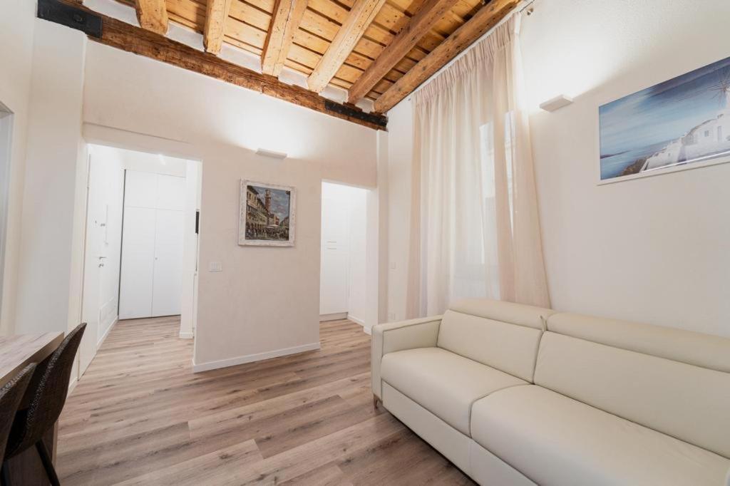 Flores Home Verona Luaran gambar